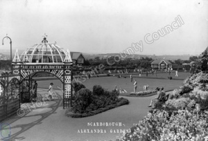 Alexandra Gardens, Scarborough. Playing Bowls
